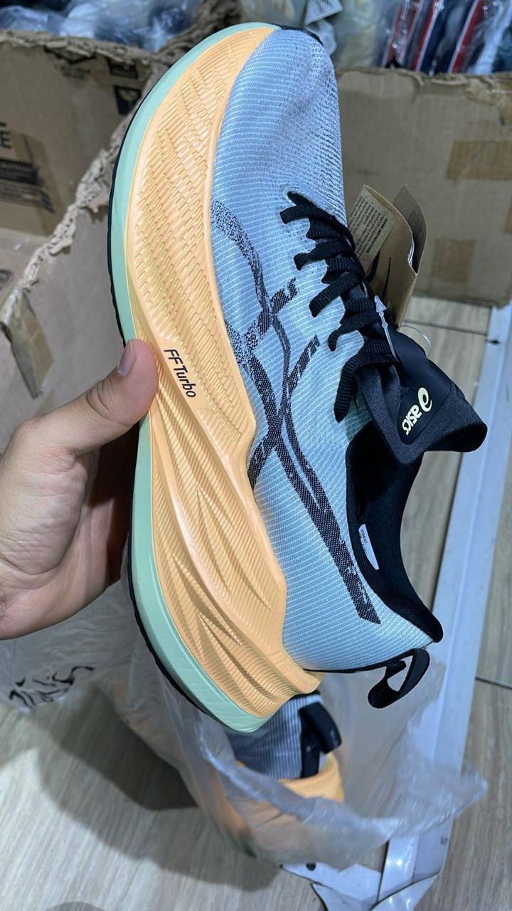 ASICS SUPERBLAST