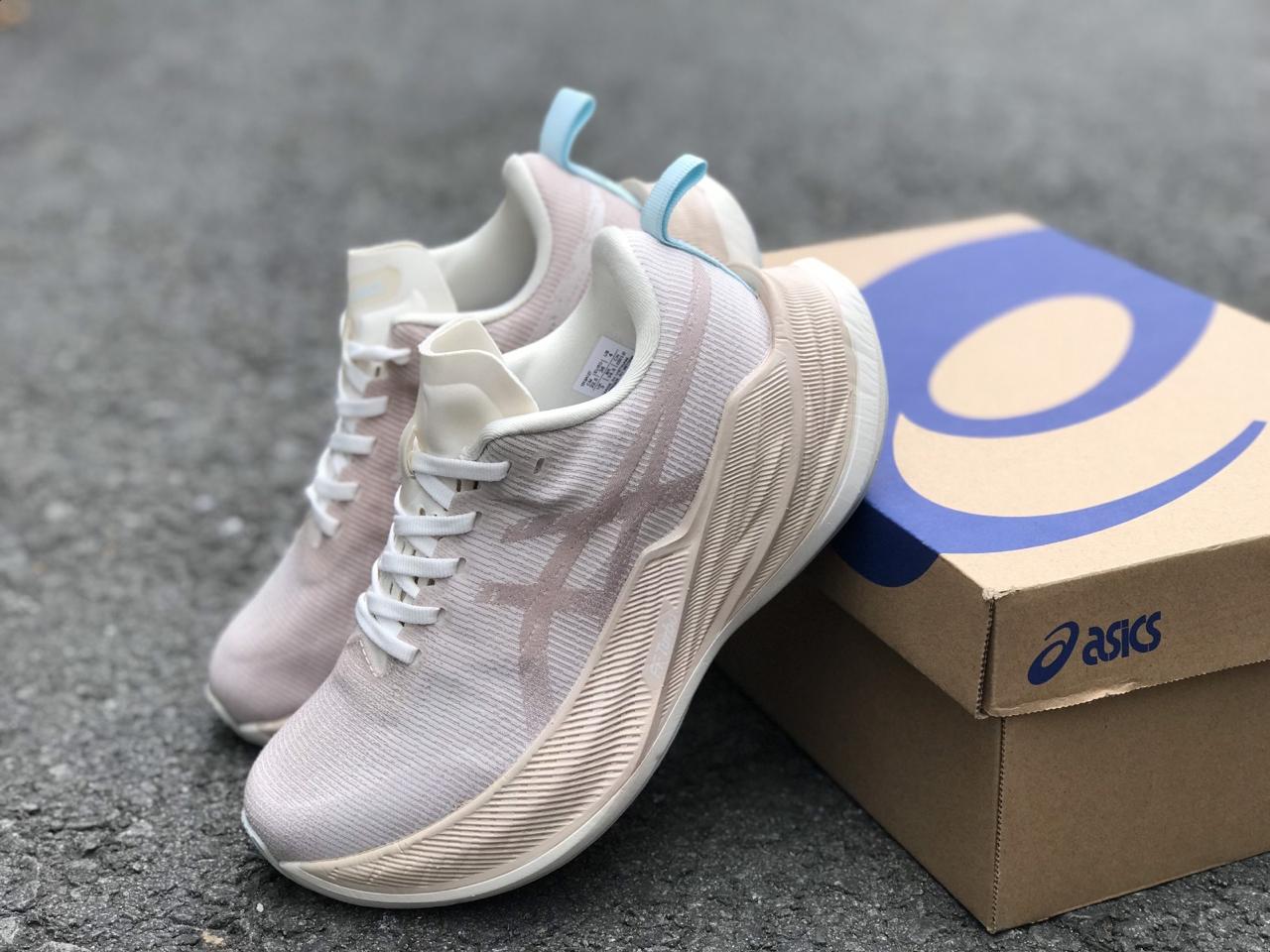 ASICS SUPERBLAST