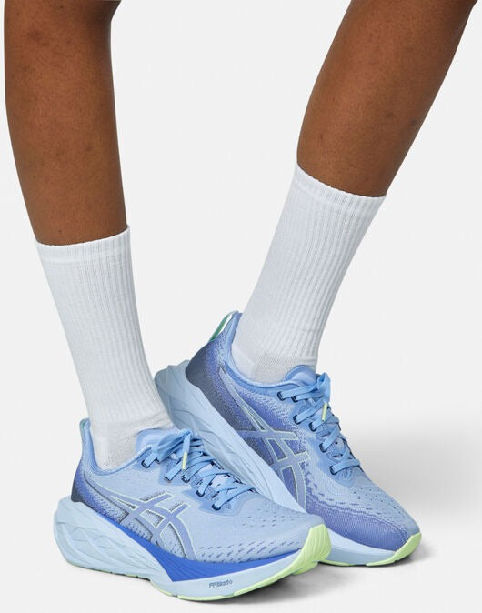 ASICS NOVABLAST 4