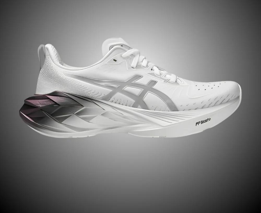 ASICS NOVABLAST 4