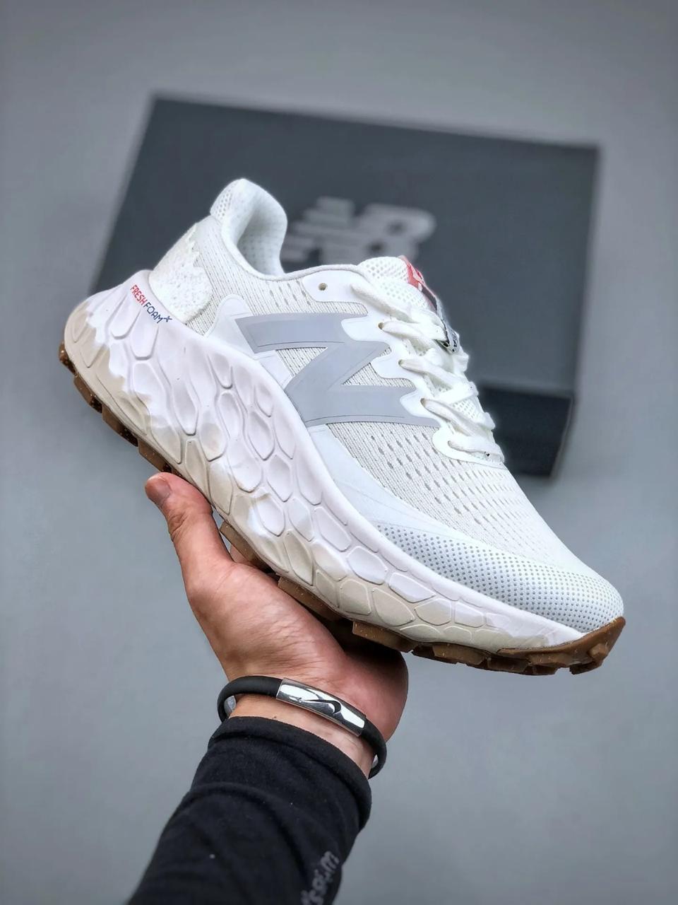 NEW BALANCE FRESH FOAM MORE V4