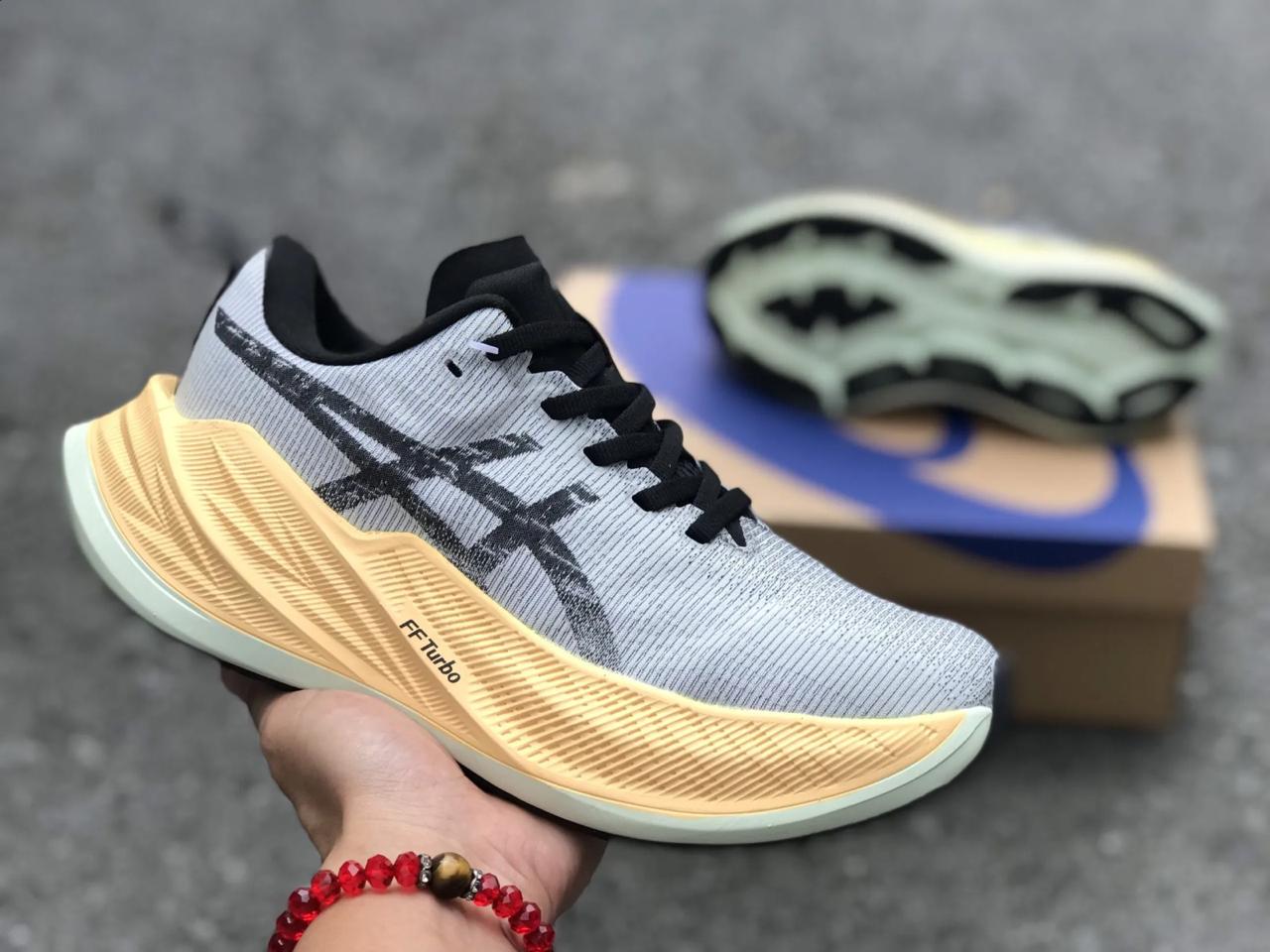 ASICS SUPERBLAST